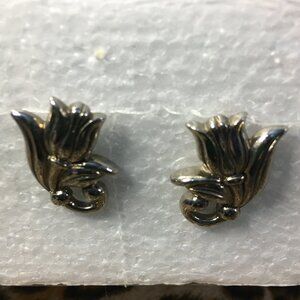 Avon Spring Tulip Silver Tone Studded Earrings